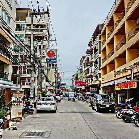 Lek Jomtien Hotel Exterior photo